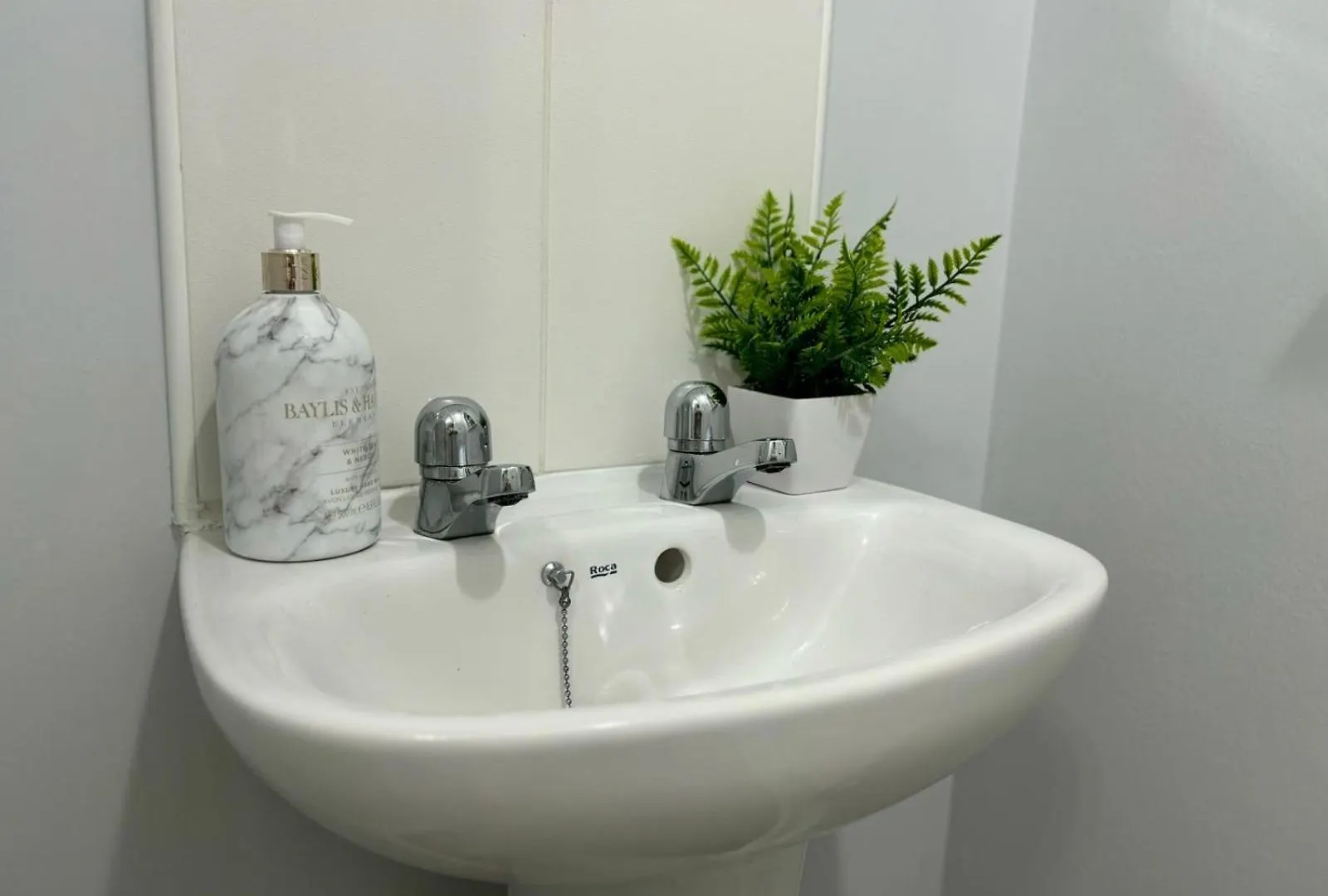 Eskdale Townhouse- Spacious & Beautiful 4Br In Crawley Three Bridges Сasa de vacaciones