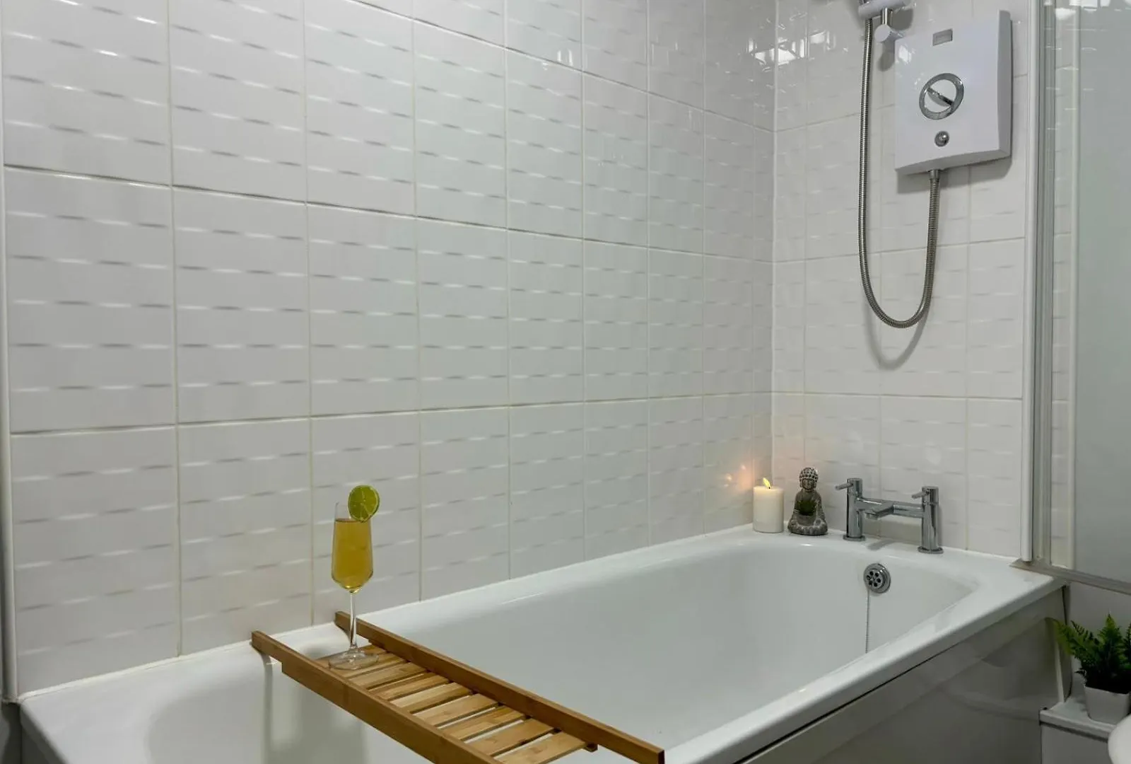 Eskdale Townhouse- Spacious & Beautiful 4Br In Crawley Three Bridges