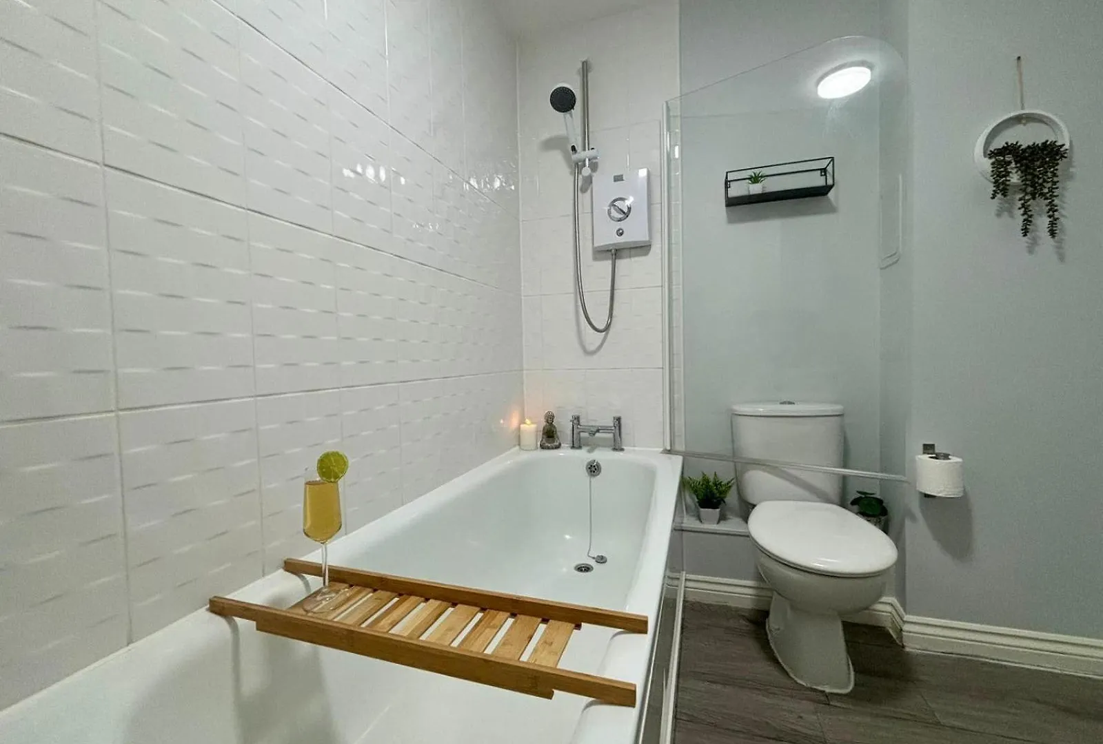 Сasa de vacaciones Eskdale Townhouse- Spacious & Beautiful 4Br In Crawley Three Bridges