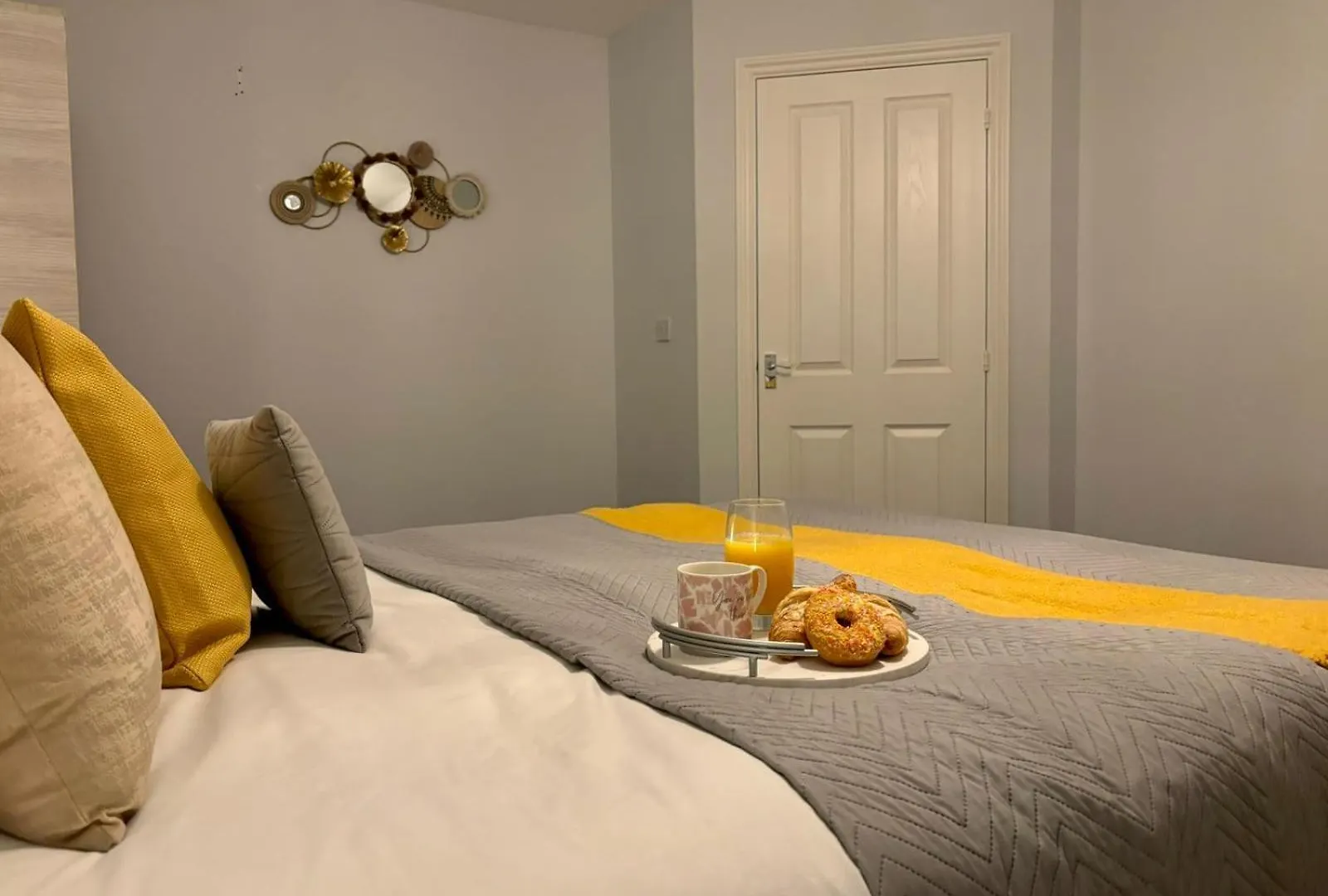 Сasa de vacaciones Eskdale Townhouse- Spacious & Beautiful 4Br In Crawley Three Bridges