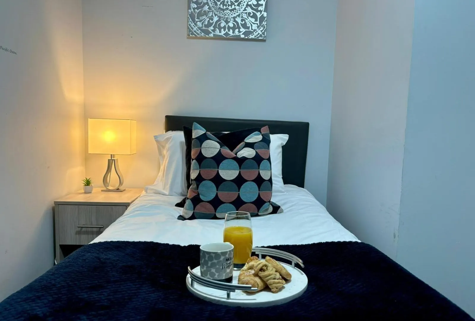 Сasa de vacaciones Eskdale Townhouse- Spacious & Beautiful 4Br In Crawley Three Bridges Reino Unido