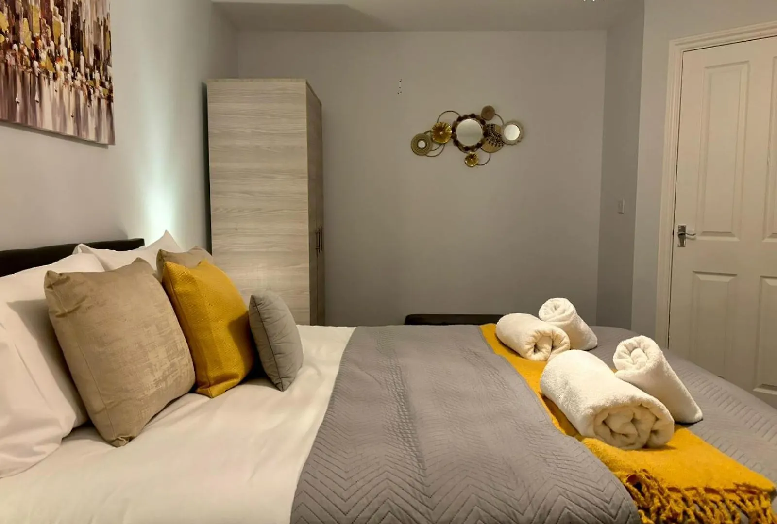 Сasa de vacaciones Eskdale Townhouse- Spacious & Beautiful 4Br In Crawley Three Bridges