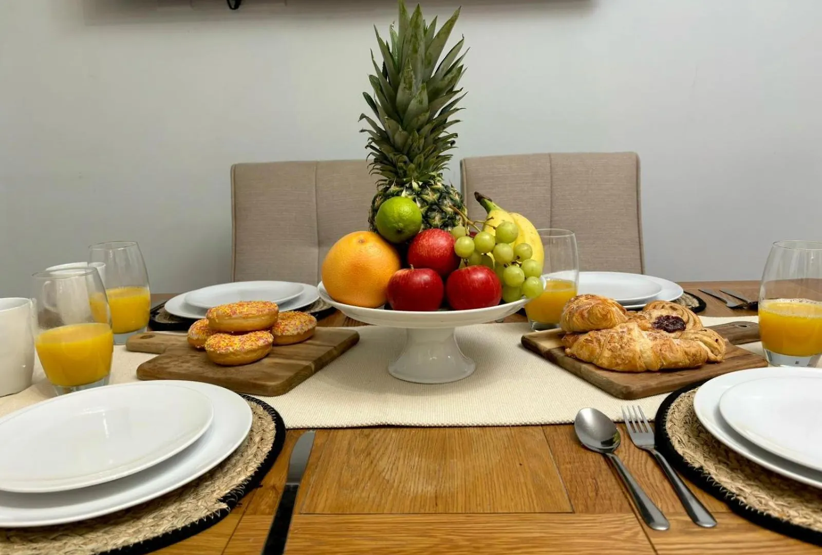 Eskdale Townhouse- Spacious & Beautiful 4Br In Crawley Three Bridges Сasa de vacaciones
