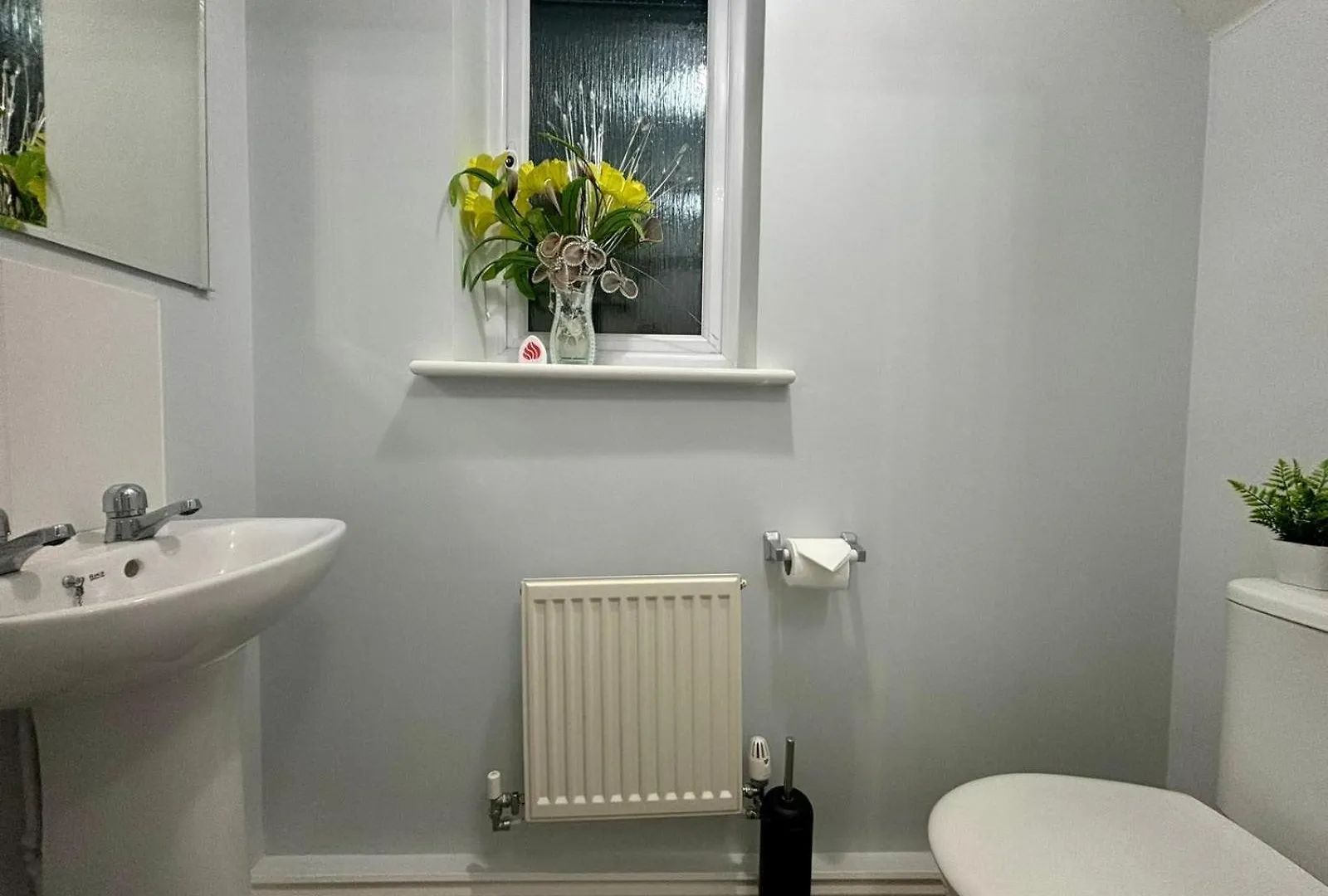 Сasa de vacaciones Eskdale Townhouse- Spacious & Beautiful 4Br In Crawley Three Bridges Reino Unido