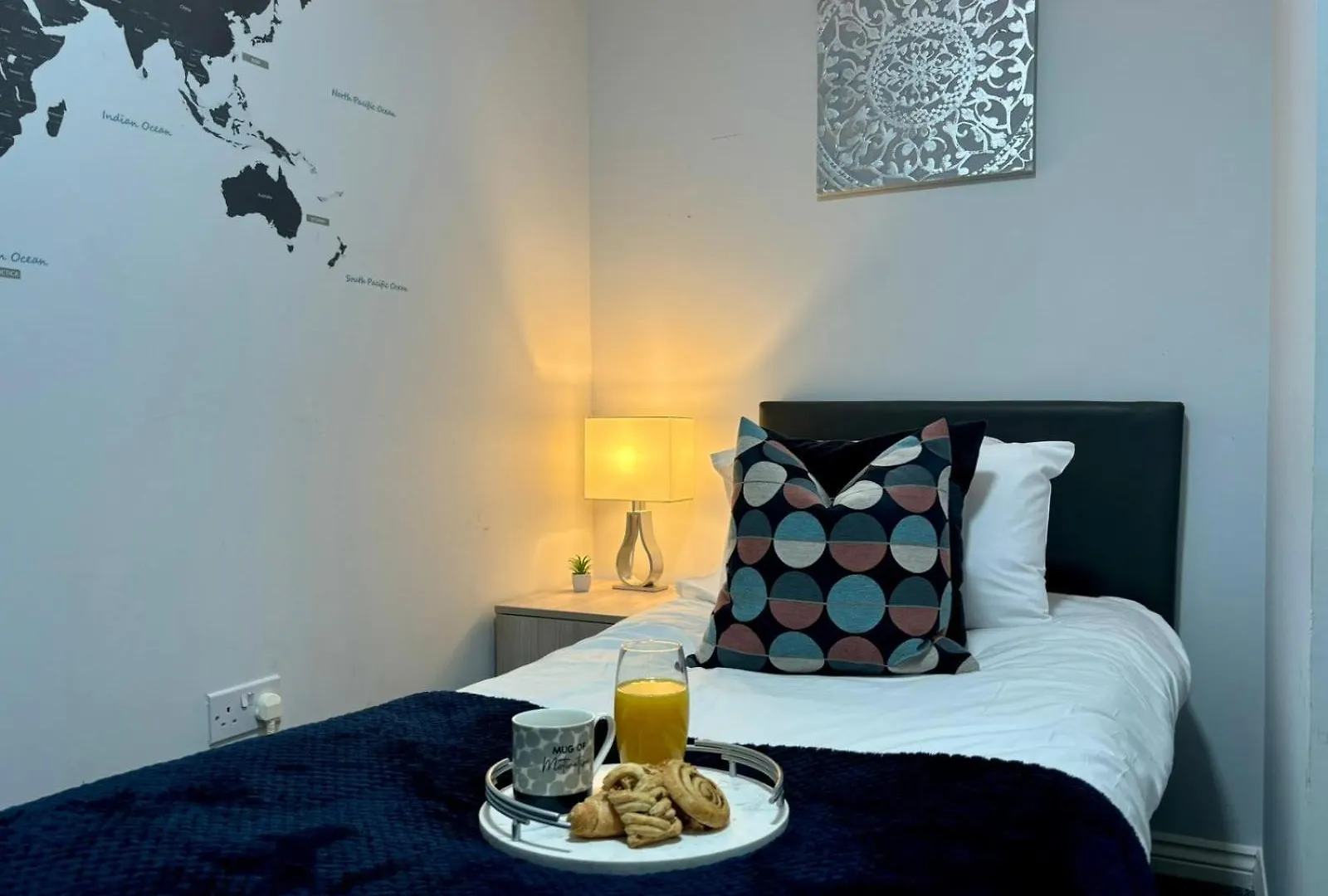 Eskdale Townhouse- Spacious & Beautiful 4Br In Crawley Three Bridges